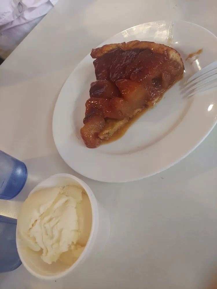 Apple Pie with Ice Cream