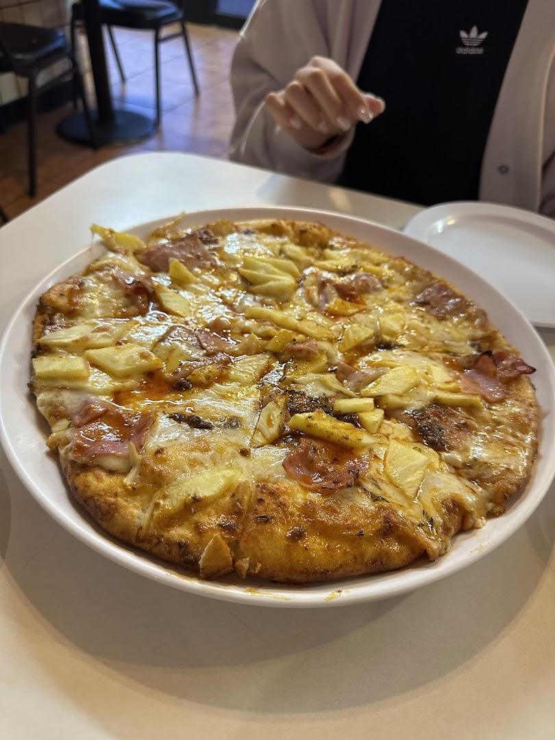 Monarca Pasta & Grill